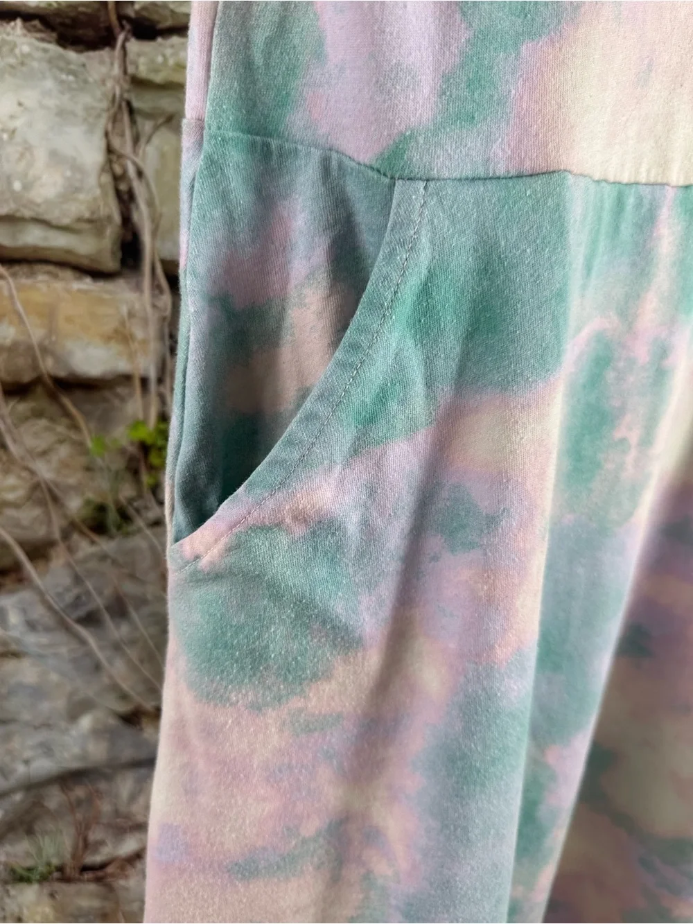 Girls size extra large 14 through 16 tie-dye cloud pattern